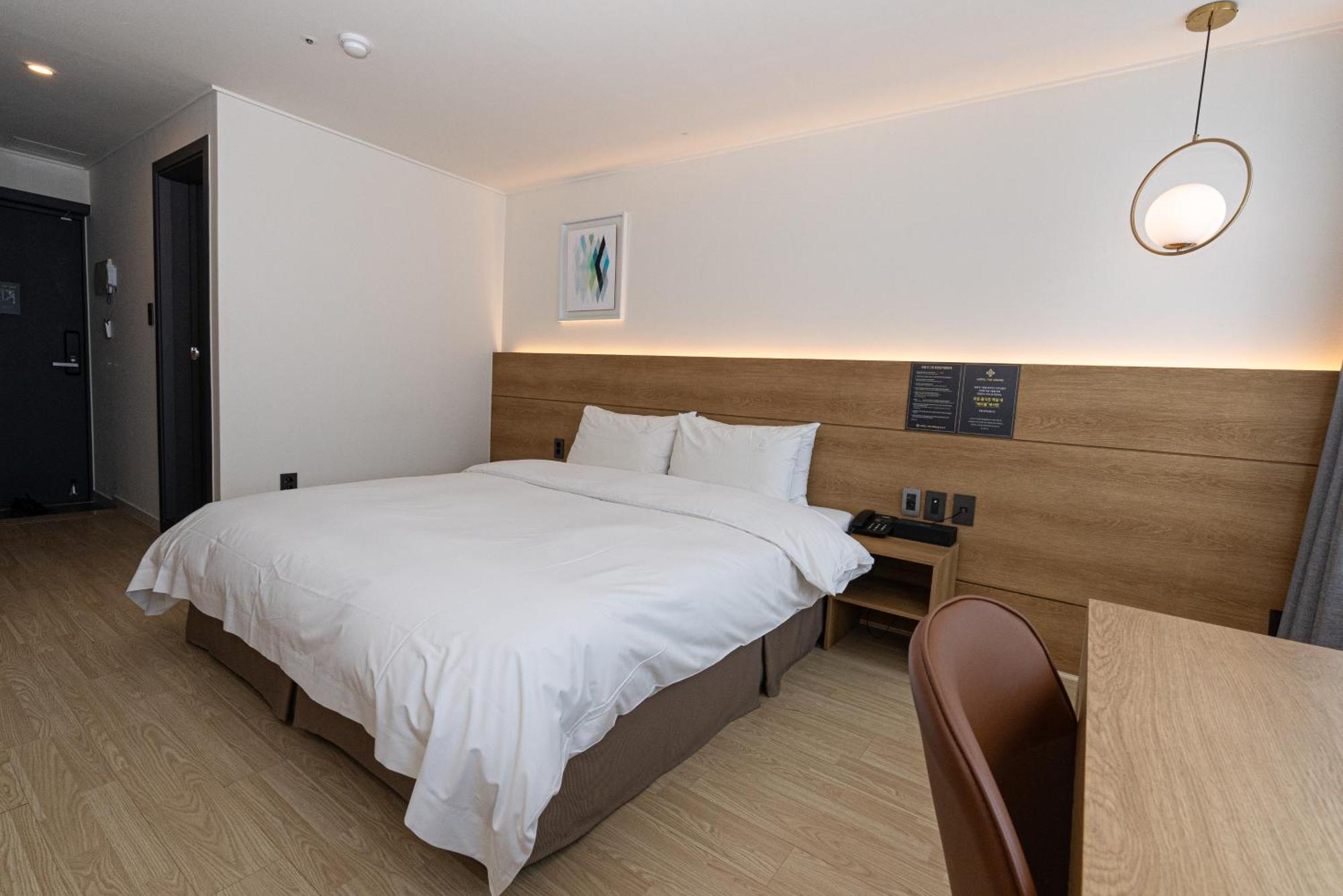 Hotel The Grang Jungmun Seogwipo Exterior foto